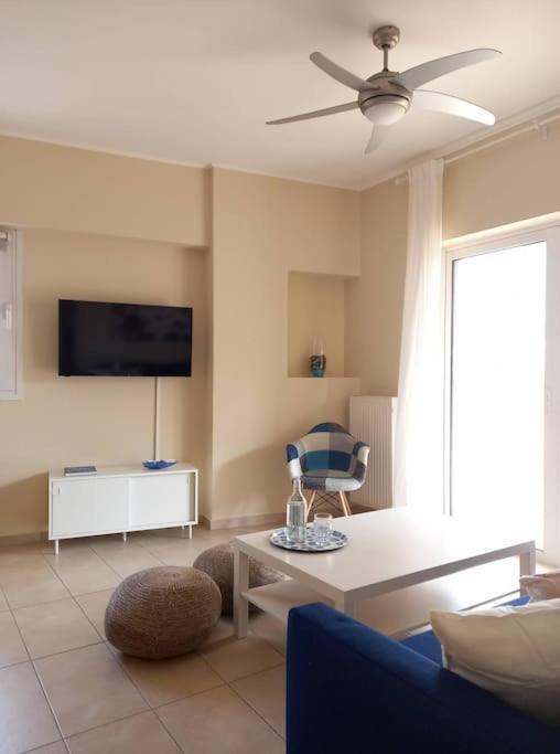 Blue -Spacious 1Bdr Corner Flat/Balcony/View Appartement Athene Buitenkant foto