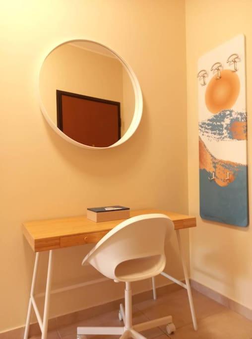 Blue -Spacious 1Bdr Corner Flat/Balcony/View Appartement Athene Buitenkant foto