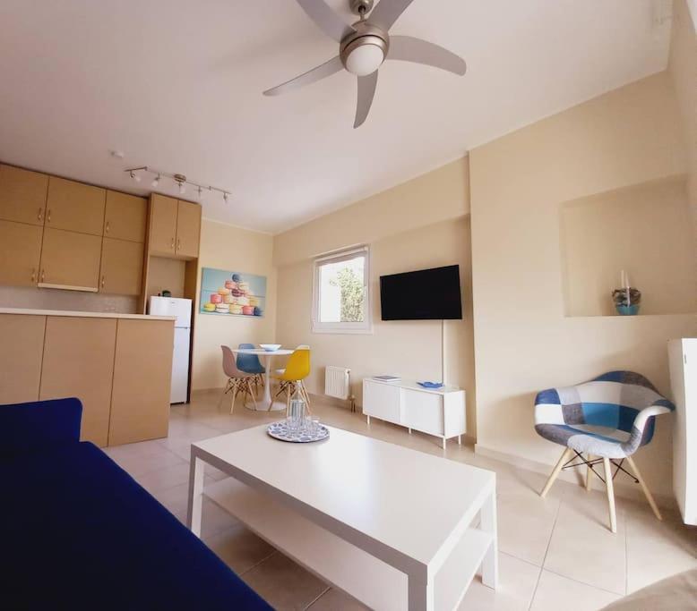 Blue -Spacious 1Bdr Corner Flat/Balcony/View Appartement Athene Buitenkant foto